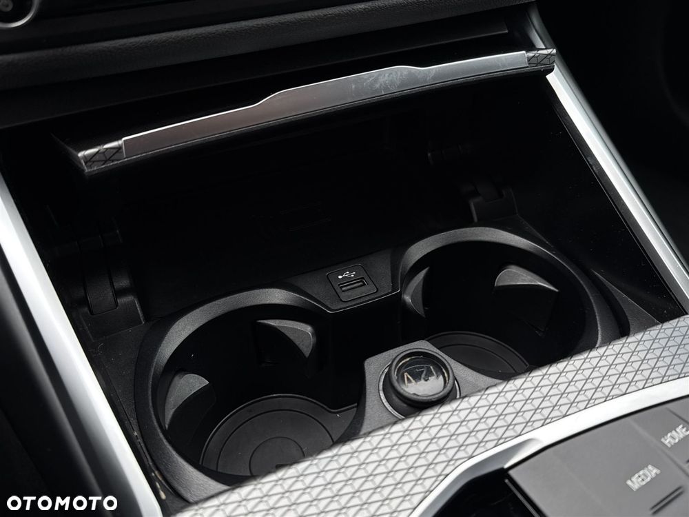 BMW Seria 3 320d xDrive - 16