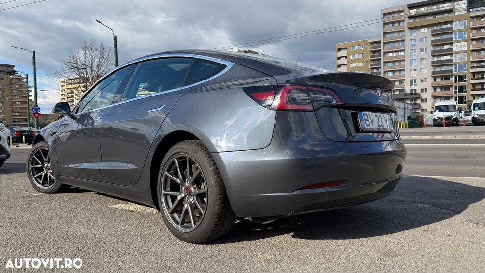 Tesla Model 3 Langstreckenbatterie Allradantrieb Dual Motor - 15