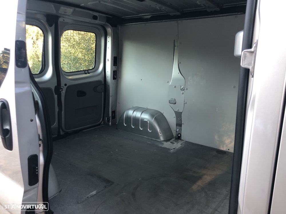 Renault Trafic 2.0 dCi L1H1 - 21