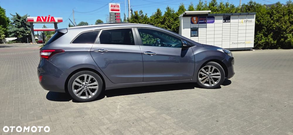 Hyundai i30 blue Kombi 1.6 GDi YES Gold - 15