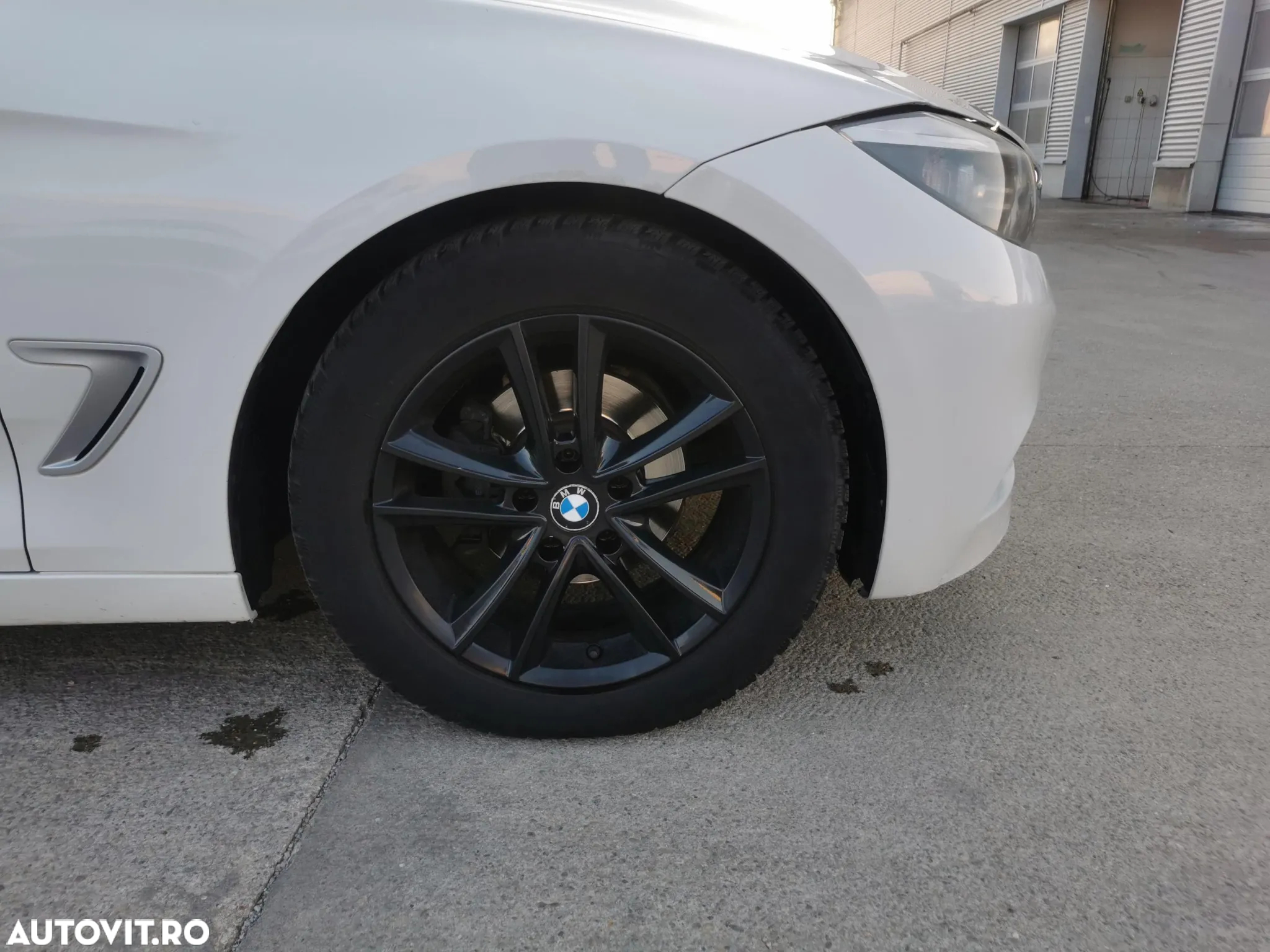 BMW Seria 3 318d Aut. - 14