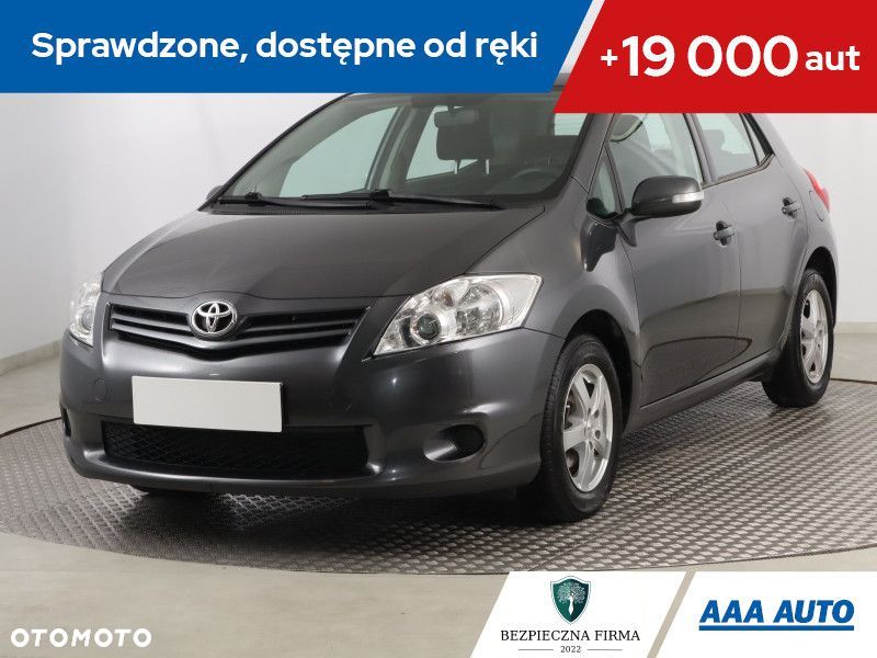 Toyota Auris - 1