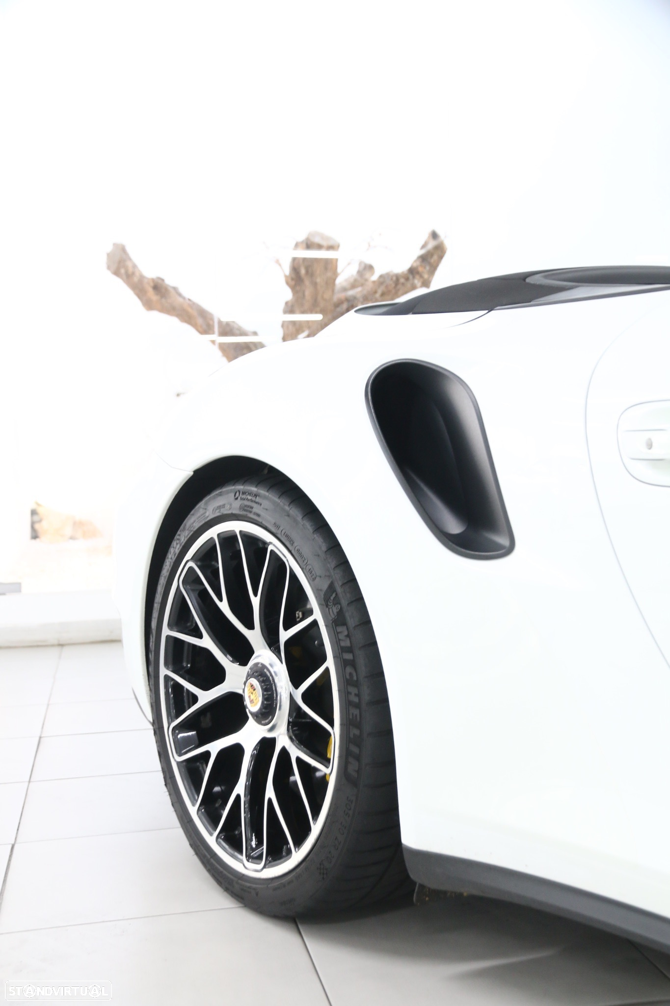 Porsche 911 (991) Turbo S Cabriolet - 6