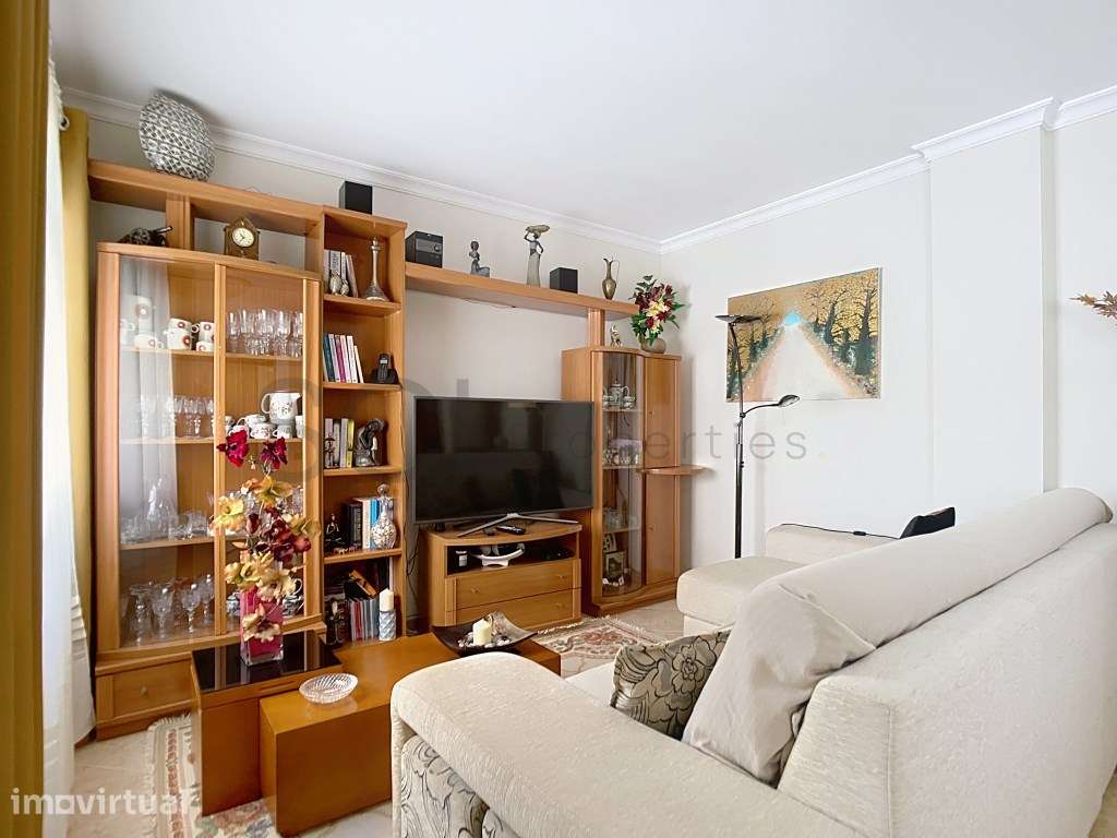 Fantástico Apartamento com Três Quartos e Amplo Terraço no Centro d... - Grande imagem: 2/34