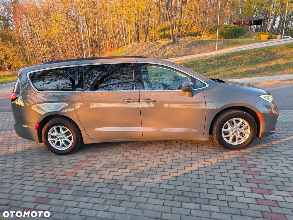 Chrysler Pacifica - 11