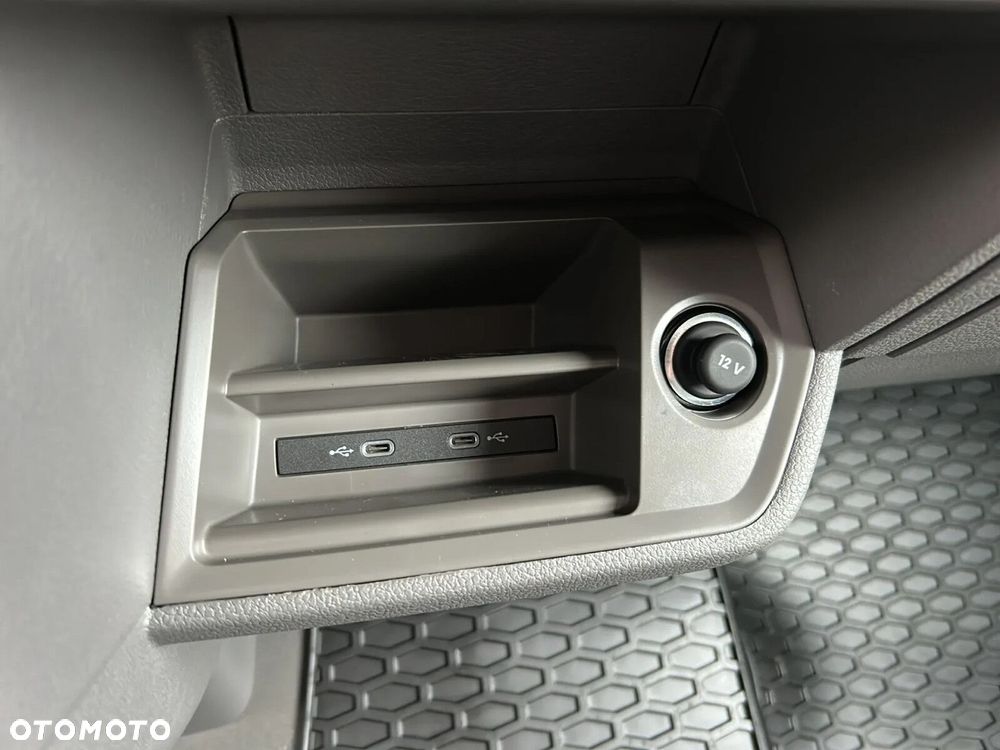 Volkswagen Crafter 9 osób 35 furgon 140 KM 3640 - 25