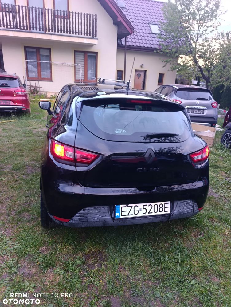 Renault Clio 1.2 16V 75 LIMITED - 10