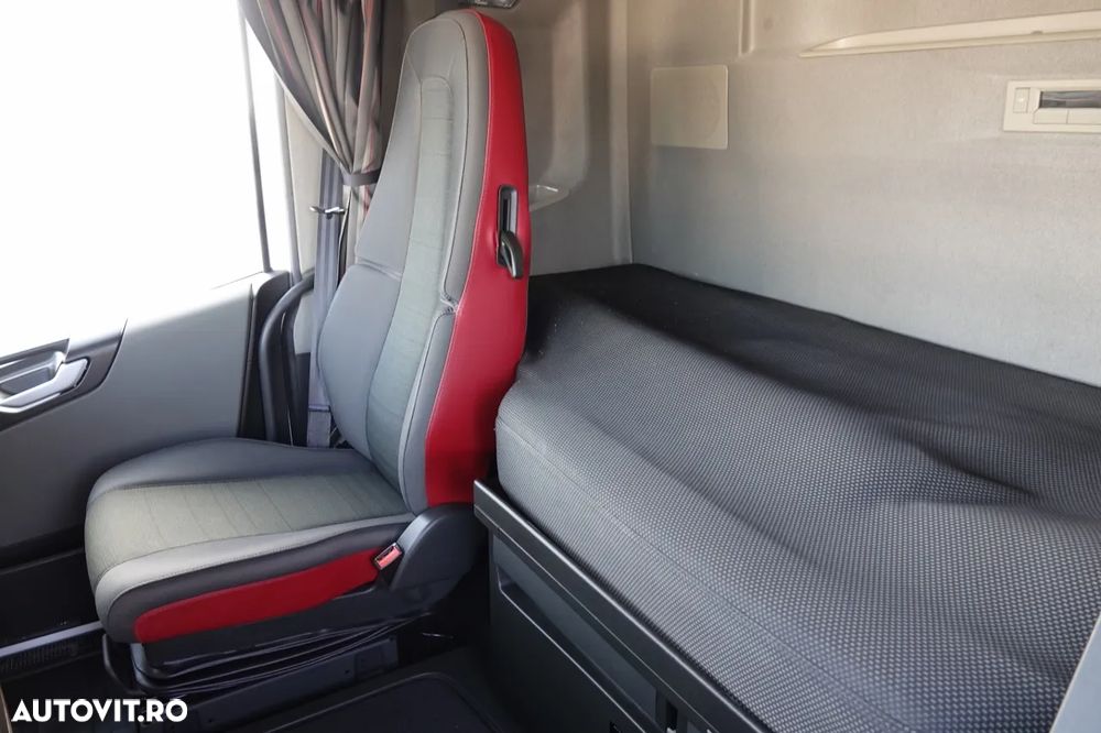 Volvo FH 460 / LOW CAB / 2018 / IMPORTAT DIN GERMANIA / DUPĂ UN CONTRACTUL DE SERVICII DE AUR - 25
