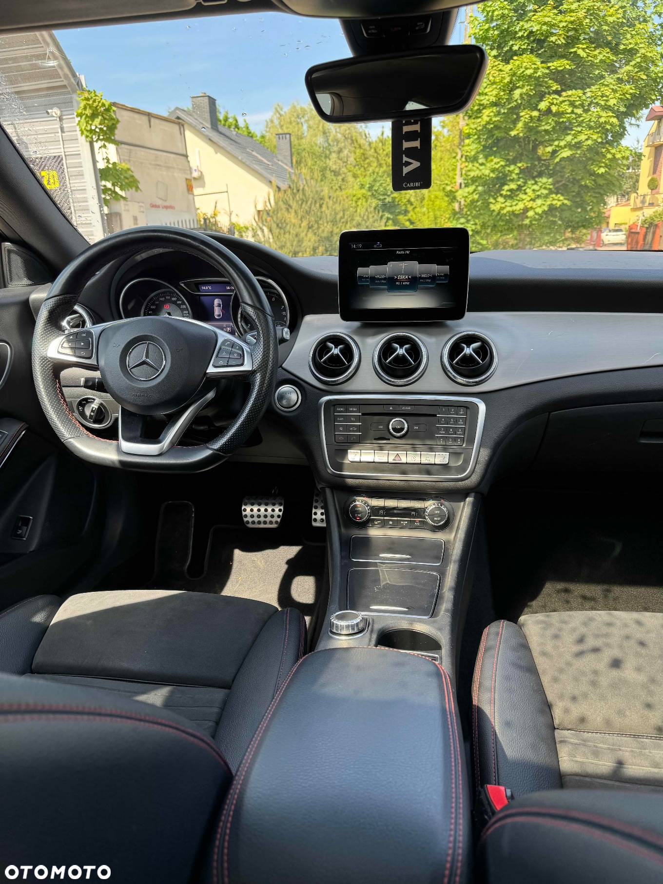 Mercedes-Benz CLA 220 4-Matic AMG Line - 11