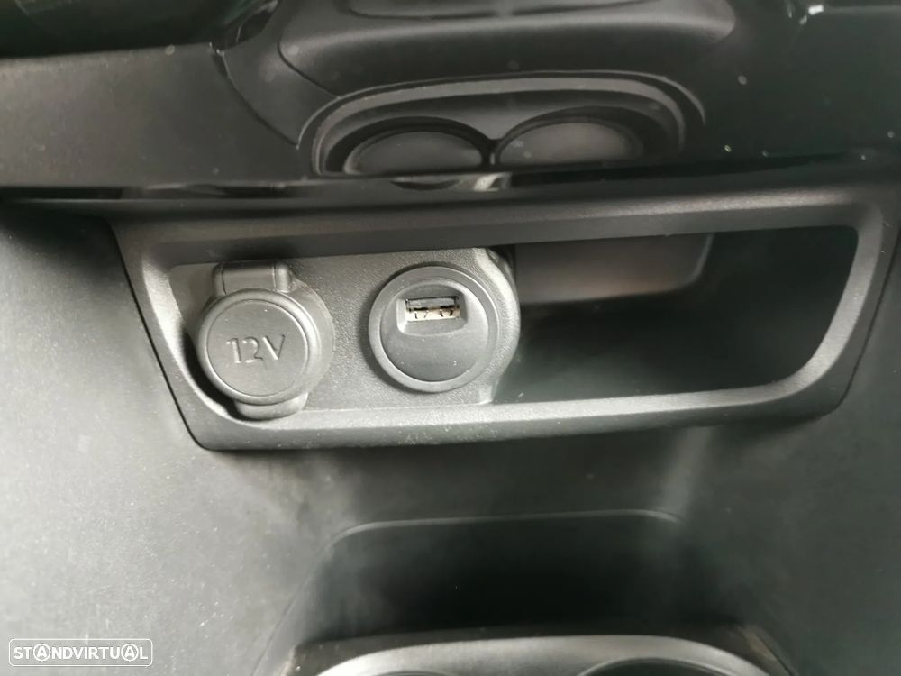 Peugeot 2008 1.2 PureTech Active - 26
