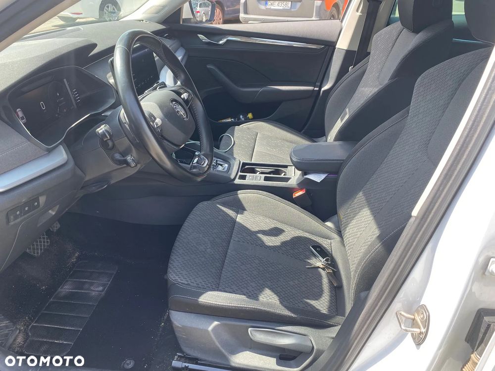 Skoda Octavia 2.0 TDI SCR Style DSG - 8