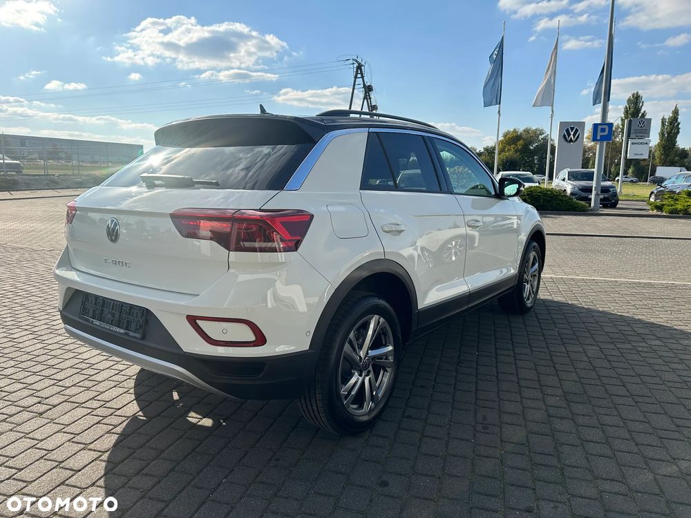 Volkswagen T-Roc ver-1-5-tsi-life-plus-dsg - 9