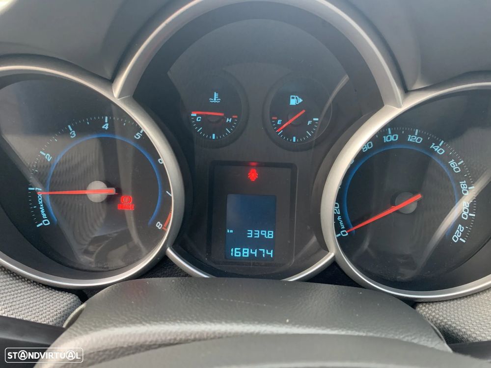 Chevrolet Cruze 1.6 LS - 13