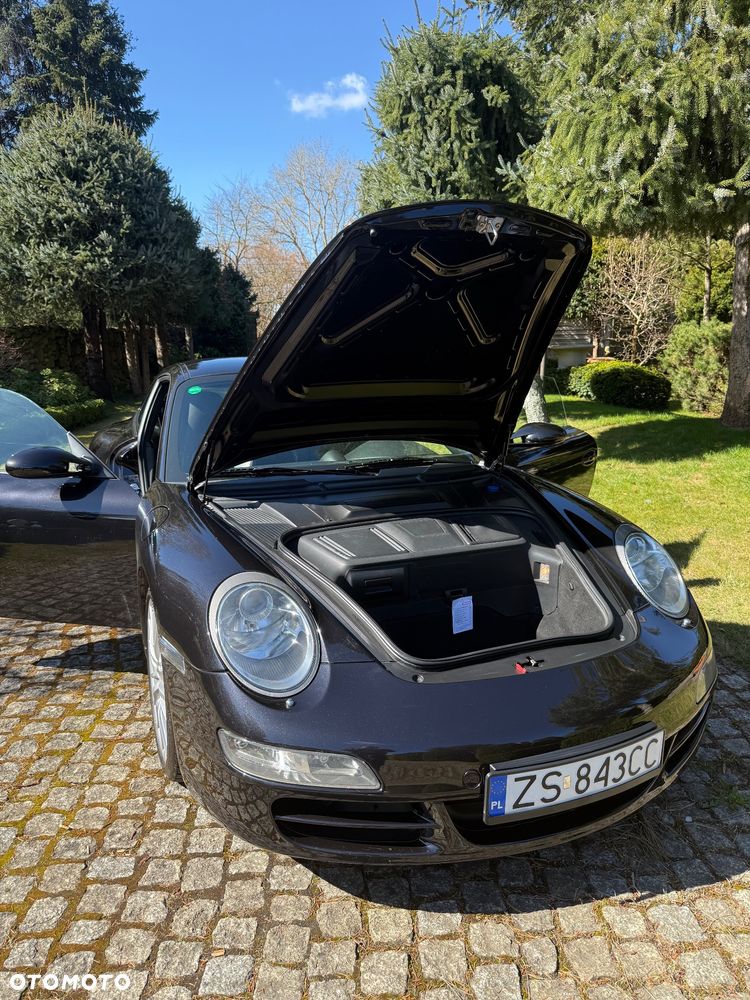 Porsche 911 Carrera 4S - 4