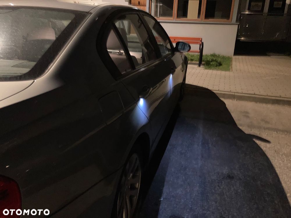 BMW Seria 3 320i - 9