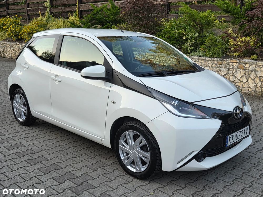 Toyota Aygo x-play touch - 11