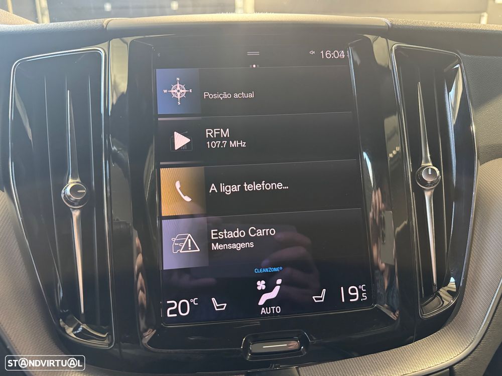 Volvo XC 60 2.0 B4 R-Design Geartronic - 30