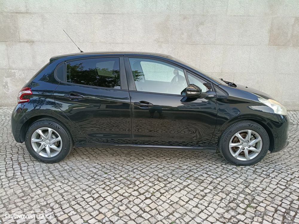 Peugeot 208 1.4 HDi SE Style - 14