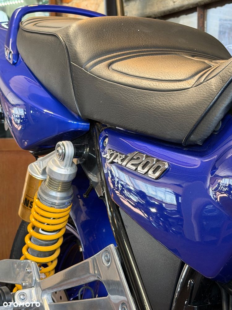 Yamaha XJR - 6