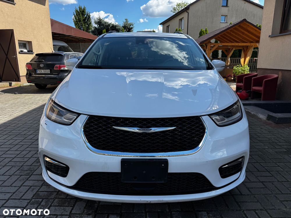 Chrysler Pacifica - 2