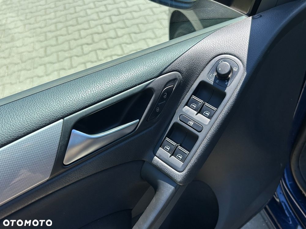 Volkswagen Golf - 21