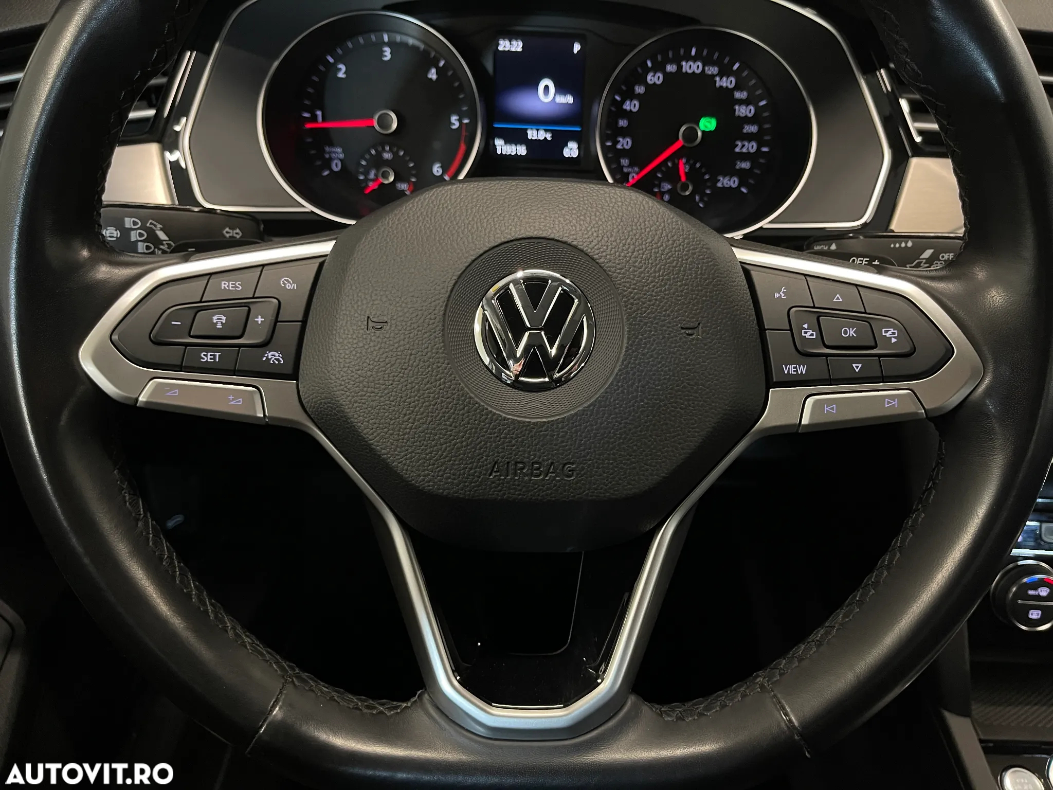 Volkswagen Passat 2.0 TDI DSG Highline - 23