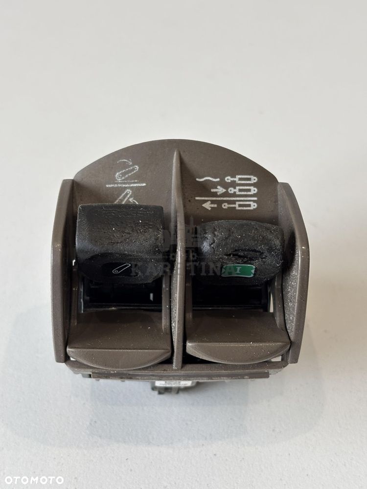 John Deere seria 6000 7000 8000 R - przełącznik tylnego TUZa RE588391 RE586552 - 1