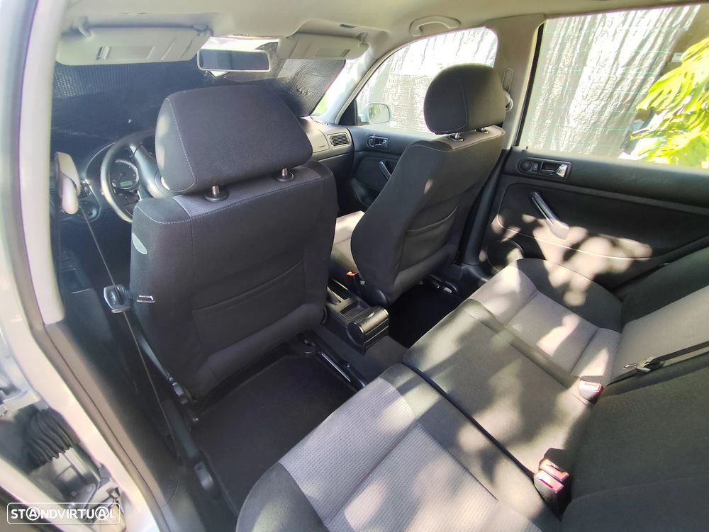 VW Golf Variant - 5
