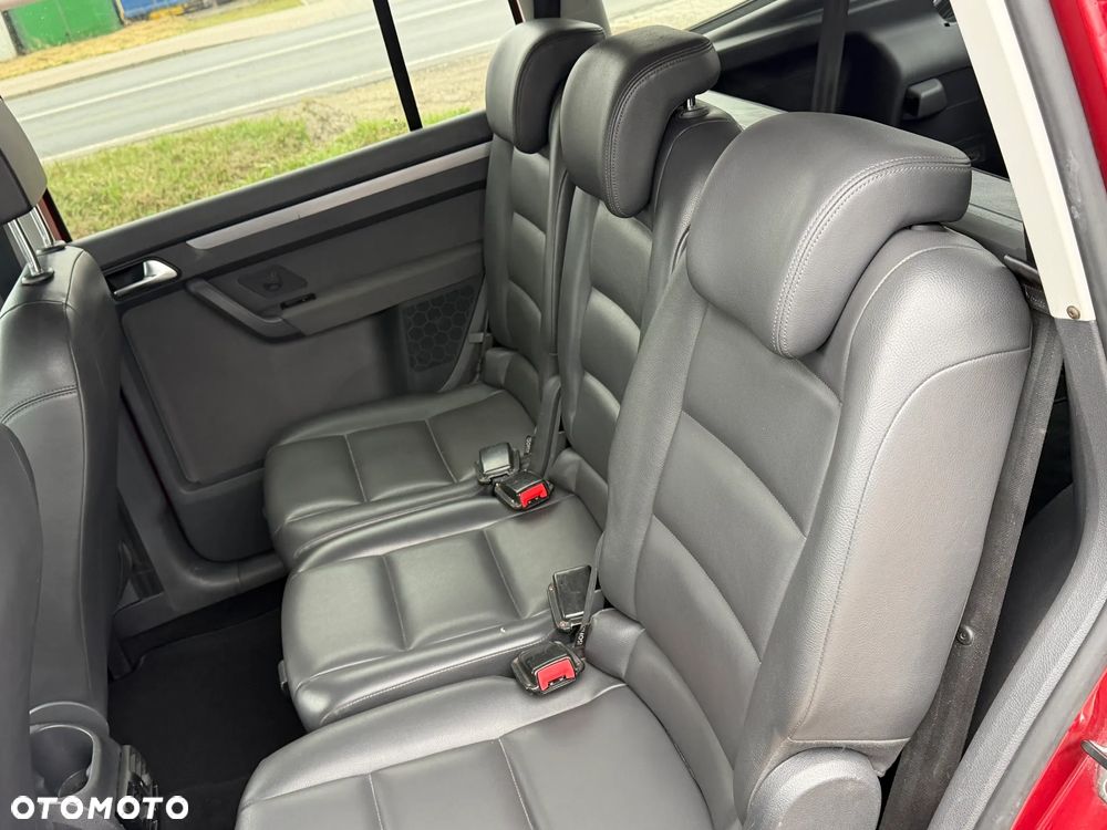 Volkswagen Touran - 20