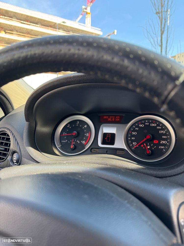 Renault Clio 1.5 dCi Dynamique S - 13