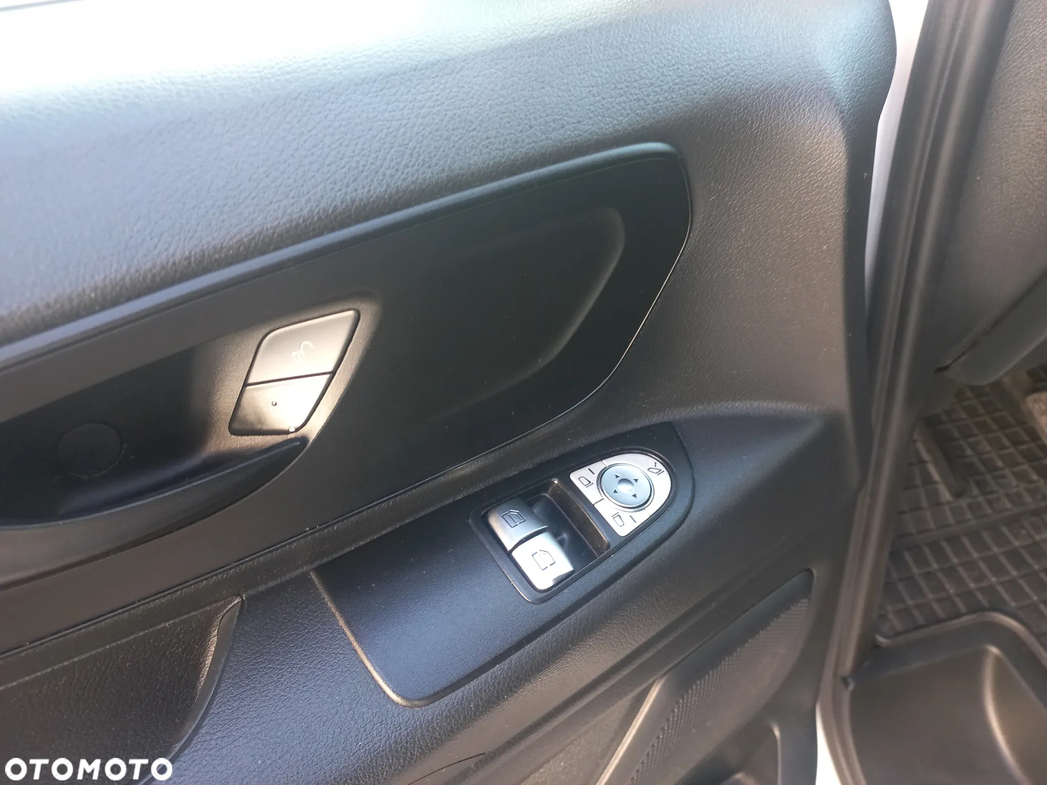 Mercedes-Benz Vito - 21