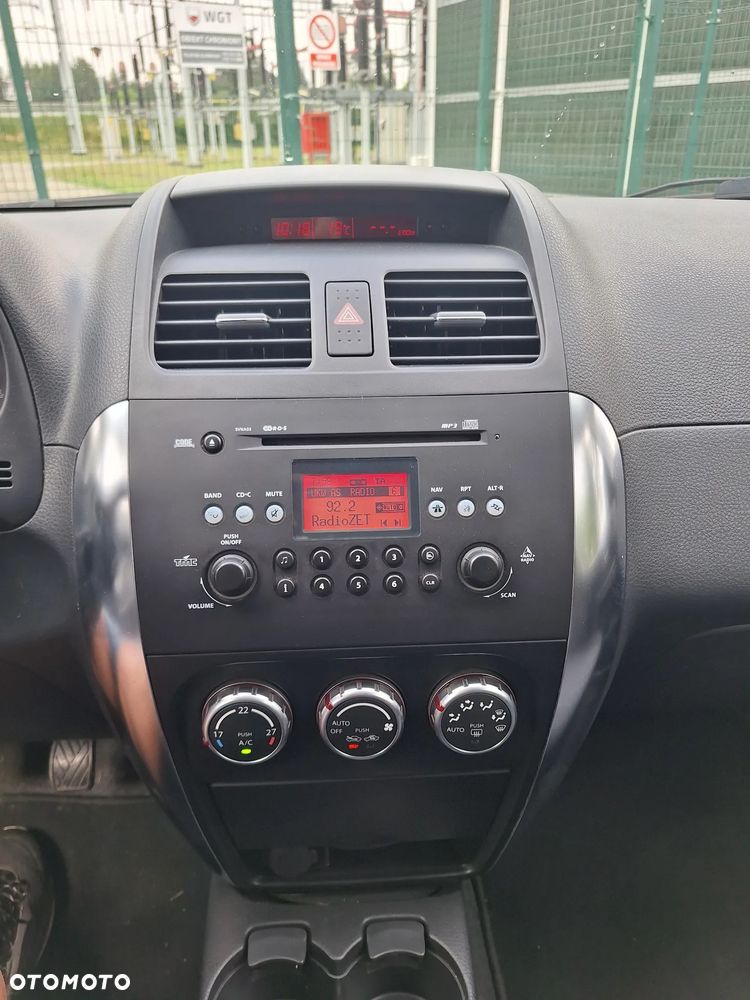 Suzuki SX4 1.6 GS / Premium - 23