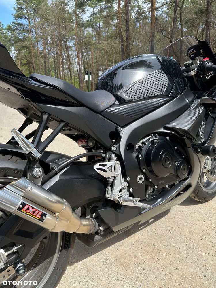 Suzuki GSX-R - 10