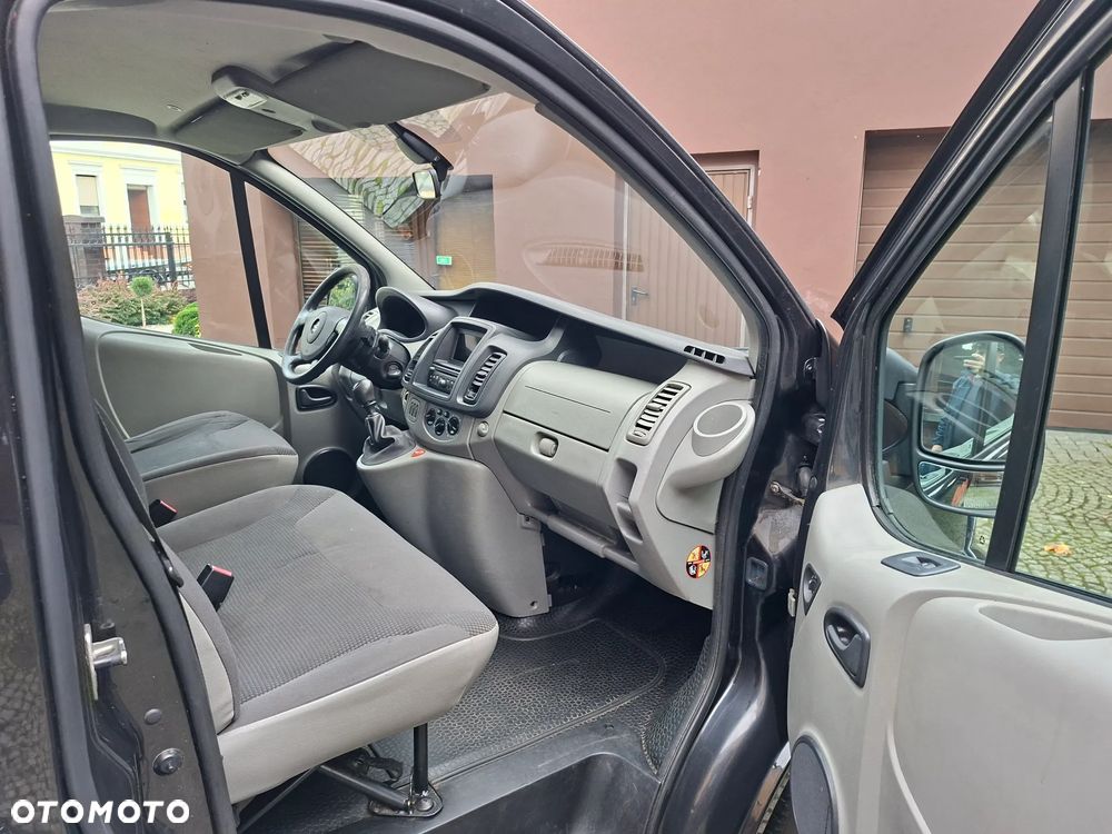 Opel Vivaro - 11