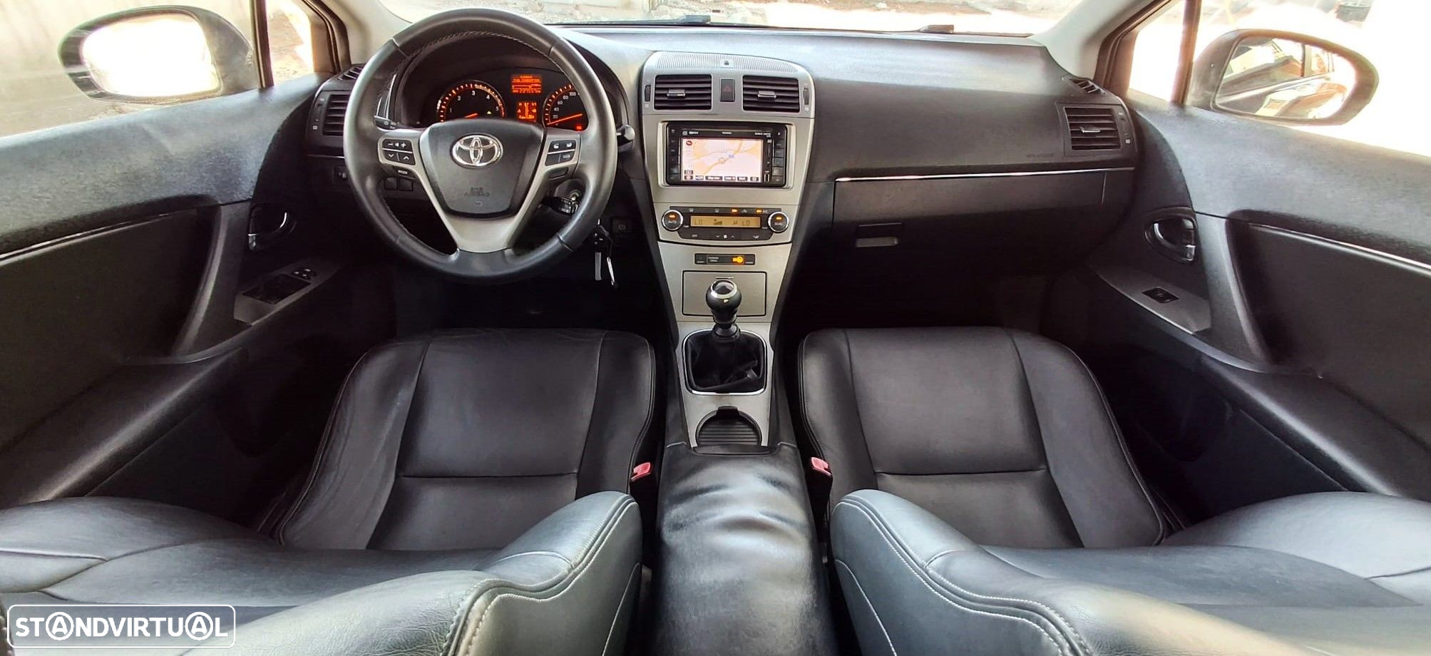 Toyota Avensis SW - 11