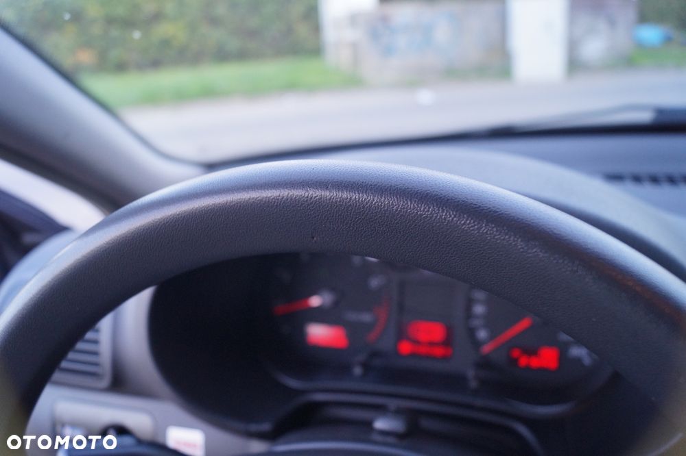 Audi A3 3-drzwiowe 1.6 Ambition - 31