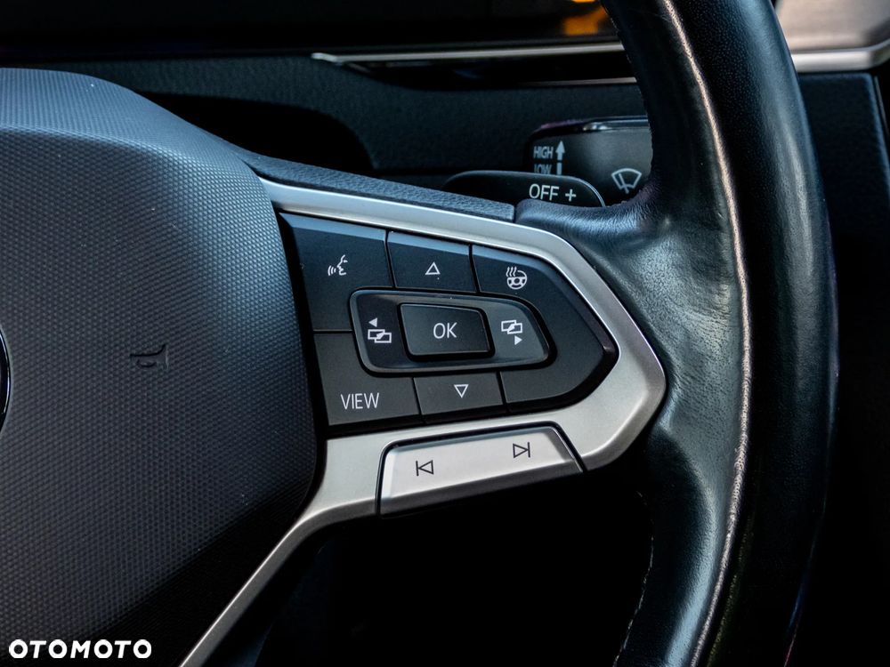 Volkswagen Passat Variant 2.0 TDI SCR DSG 4Motion Elegance - 28