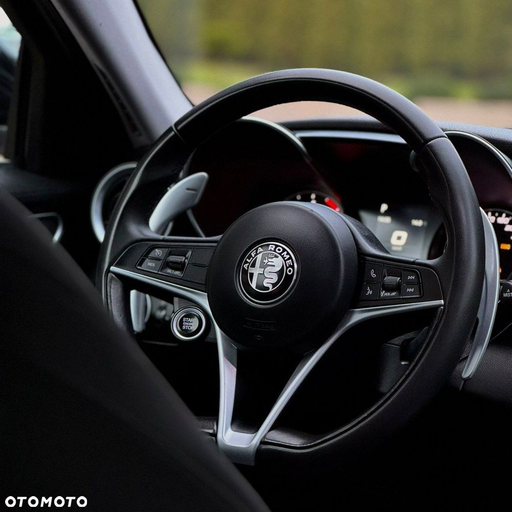 Alfa Romeo Giulia - 14