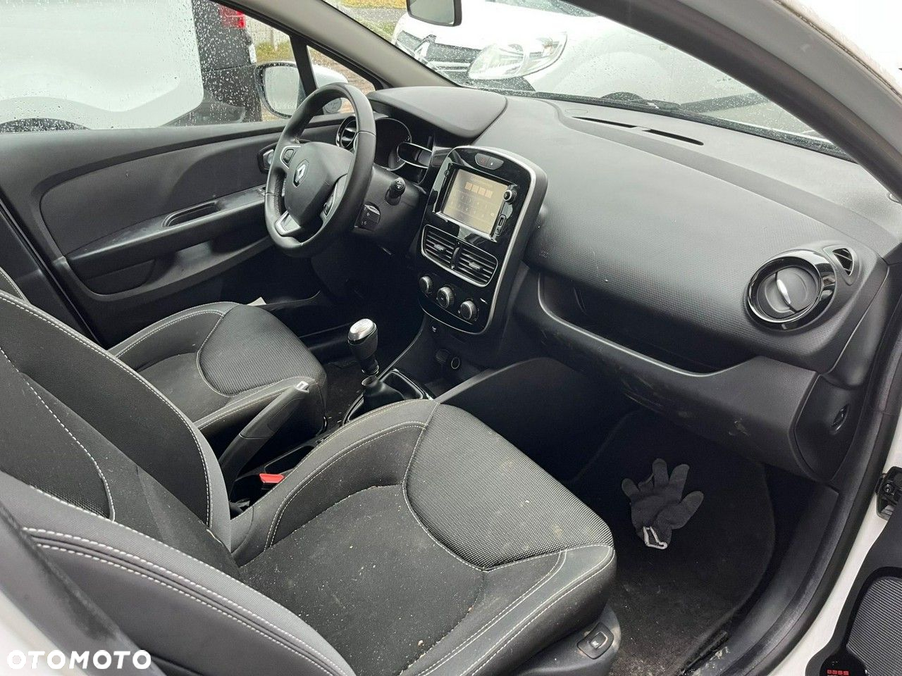 Renault Clio - 11