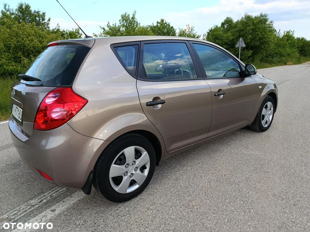 Kia Ceed 1.4 CVVT LX Basis - 8