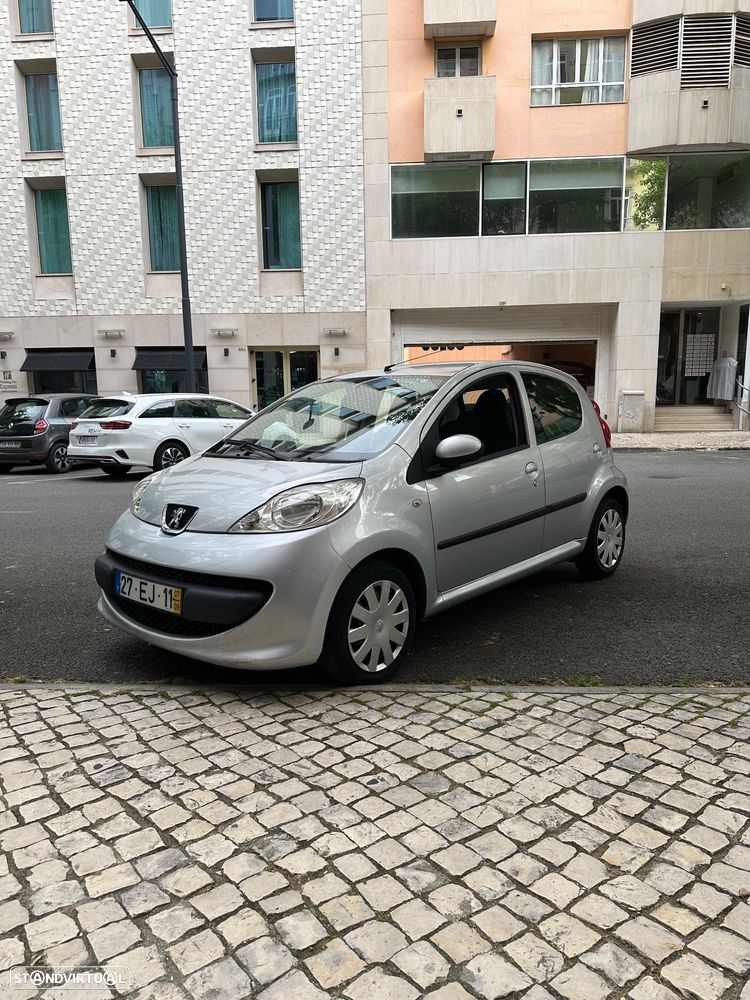 Peugeot 107 1.0 Urban - 1