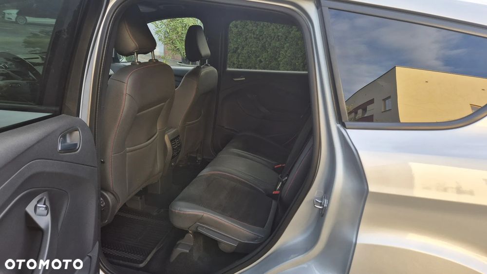 Ford Kuga 1.5 EcoBoost 2x4 ST-Line - 15