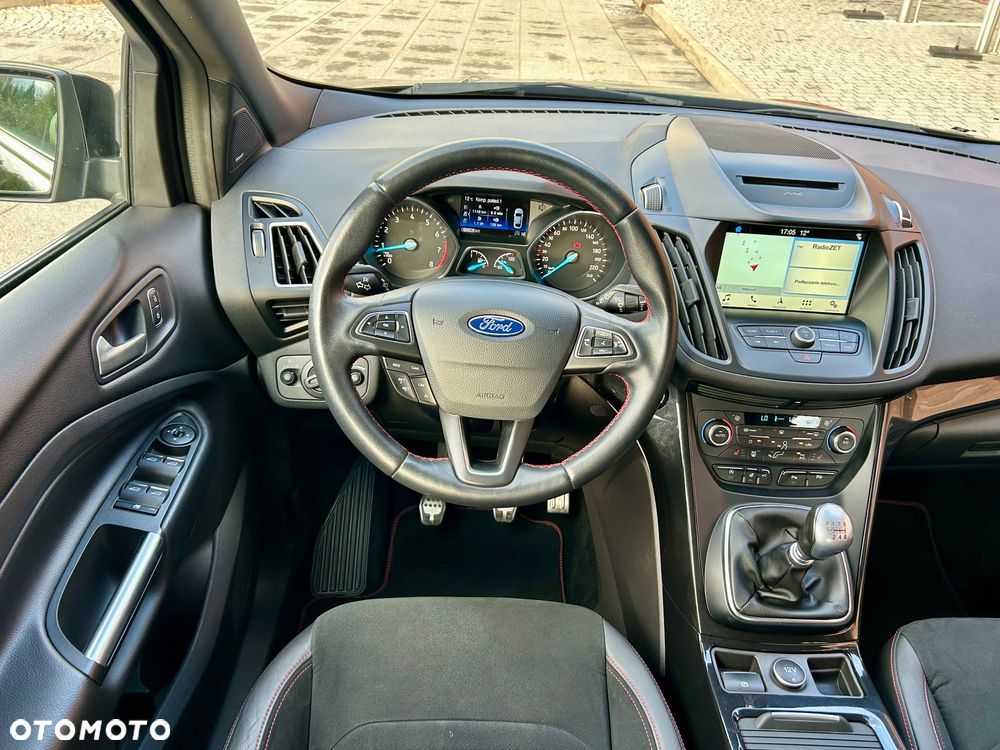 Ford Kuga 1.5 EcoBoost 2x4 ST-Line - 25