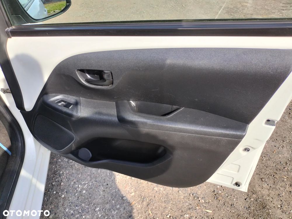 Toyota Aygo x-clusiv - 14