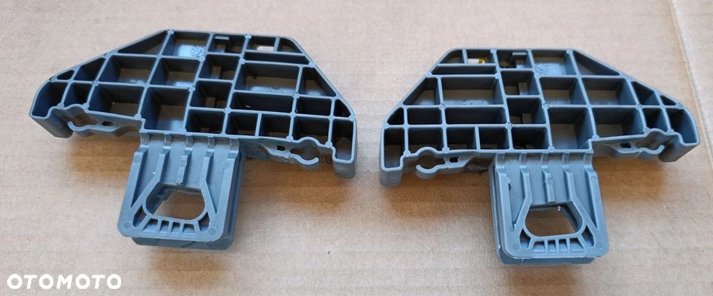 Audi A2 mocowanie ślizg szyby tył tylnej EU - 1