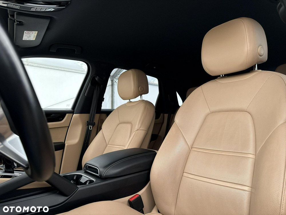 Porsche Cayenne - 11