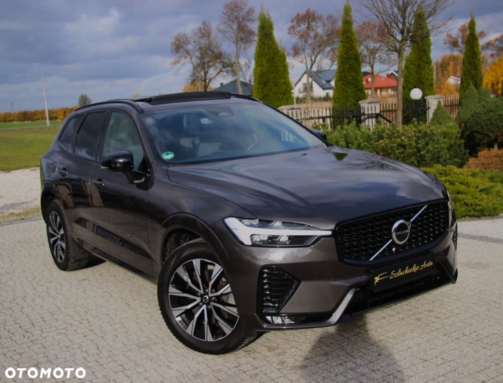 Volvo XC 60 B4 D AWD Plus Dark - 4