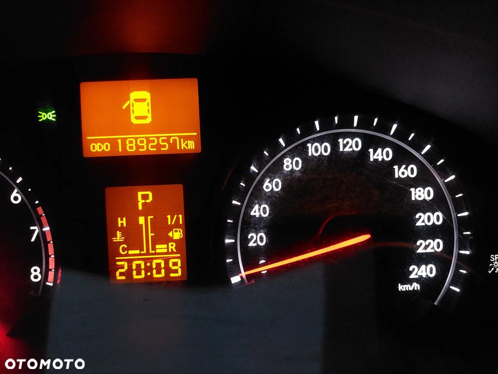 Toyota Avensis 1.8 Premium MS - 16