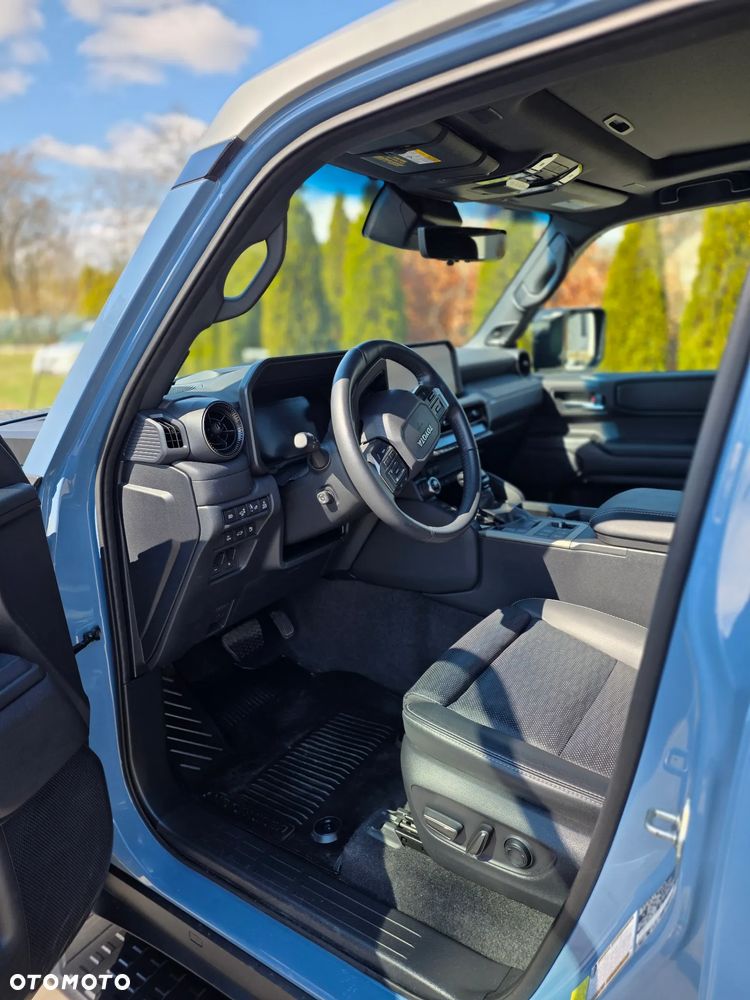 Toyota Land Cruiser - 5