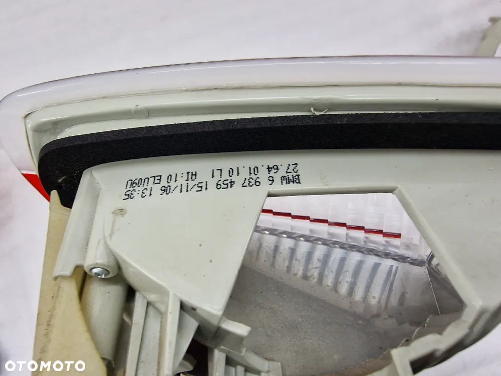 BMW E90 05- LEWA / PRAWA LAMPA W KLAPĘ TYLNA TYLNIA TYŁ , NR 6937459 / 6937460 , NR AUKCJI LMT19 - 9